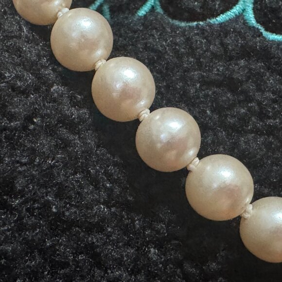 String of Faux Pearls Costume Necklace, Matinee Length, Fishhook Clasp, Vintage - Picture 15 of 15